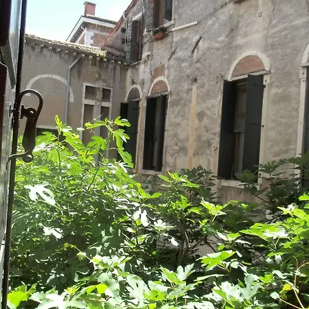 Star - Locazione Turistica 2* Venezia