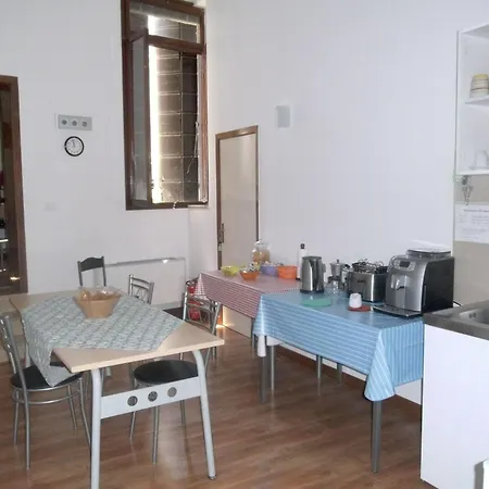 Star - Locazione Turistica Gasthuis 2*